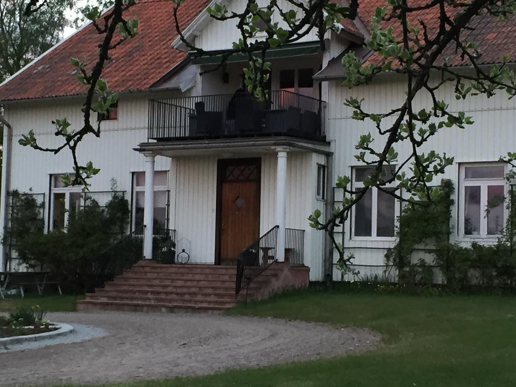 Ekeby I Bro Bed & Breakfast ภายนอก รูปภาพ